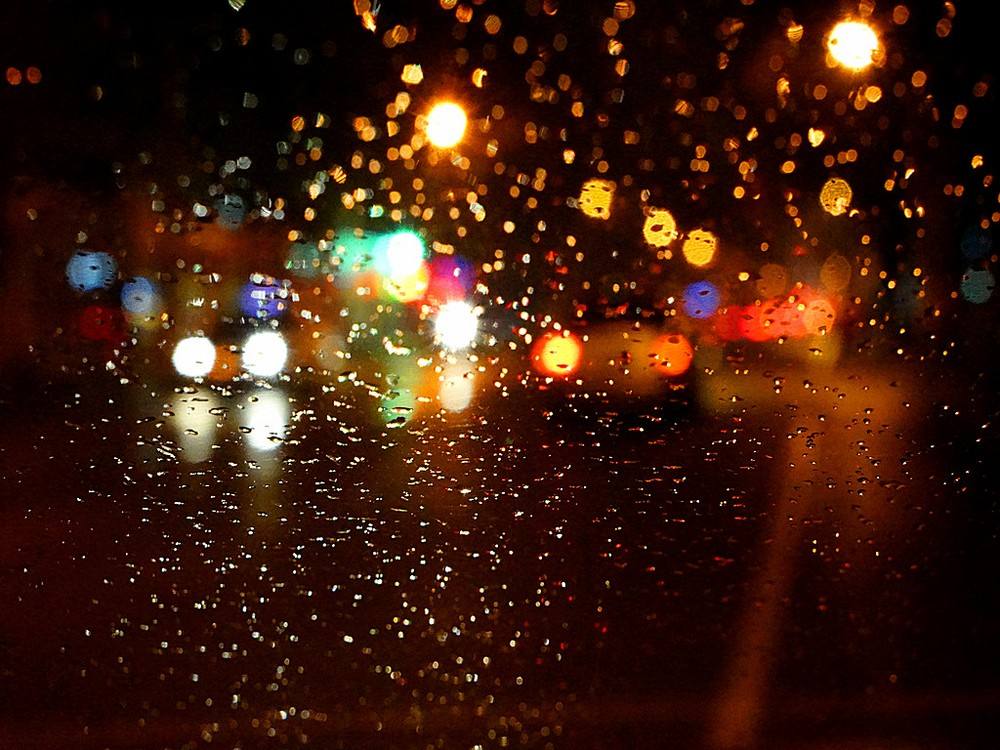 闲听空阶滴雨声 读后感_风声雨声听苏声_听雨声唯美句子